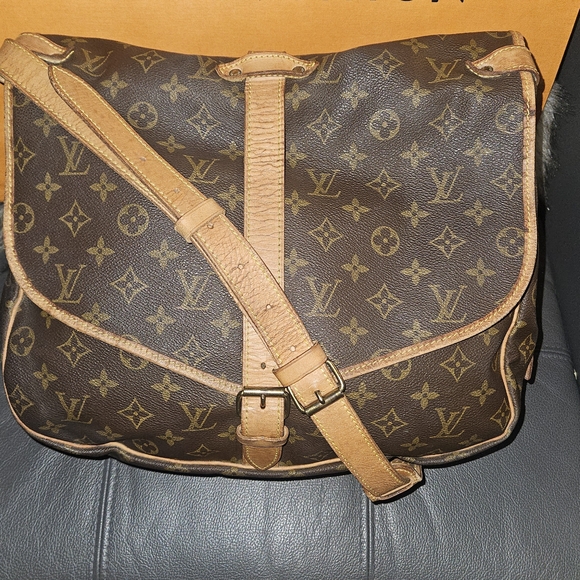 🛑SOLD SOLD SOLD 🛑Louis Vuitton LV Crossbody bag Saumur 35 Brown Monogram - Picture 4 of 16